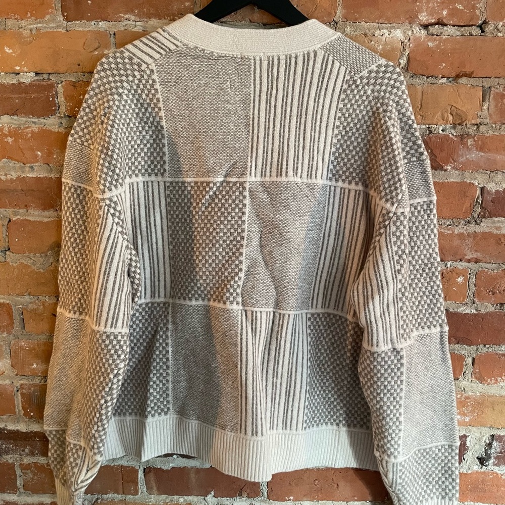 Abercrombie sweater - Picture 3 of 3